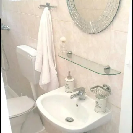 Апартаменти Katerinas House *